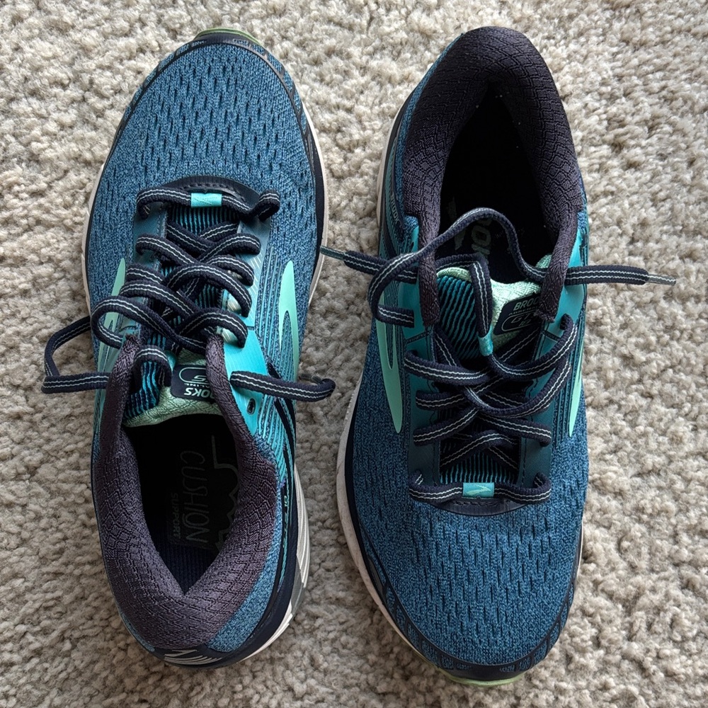 Brooks Women's Teal and Black Athletic Running Shoes